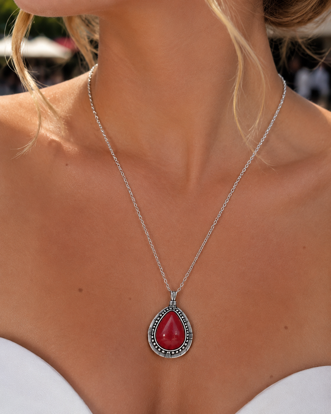 Crimson Crown Pendant Set